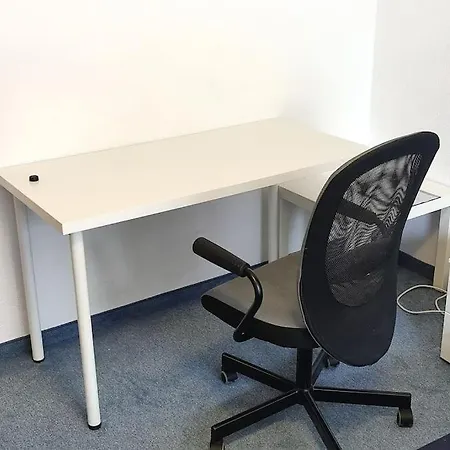 Schoene,ruhige Mit Blick In Park Daire *